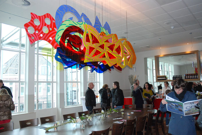 Lichtobject van Toscani en Cornel